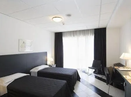 Hotel Executive Business