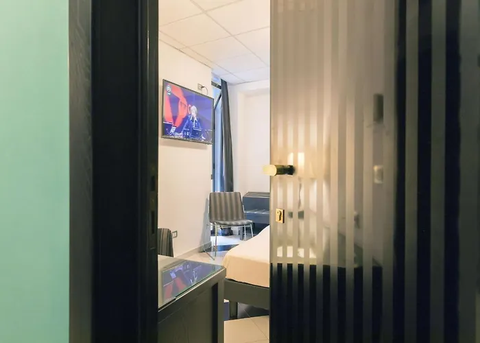 Executive Business מלון